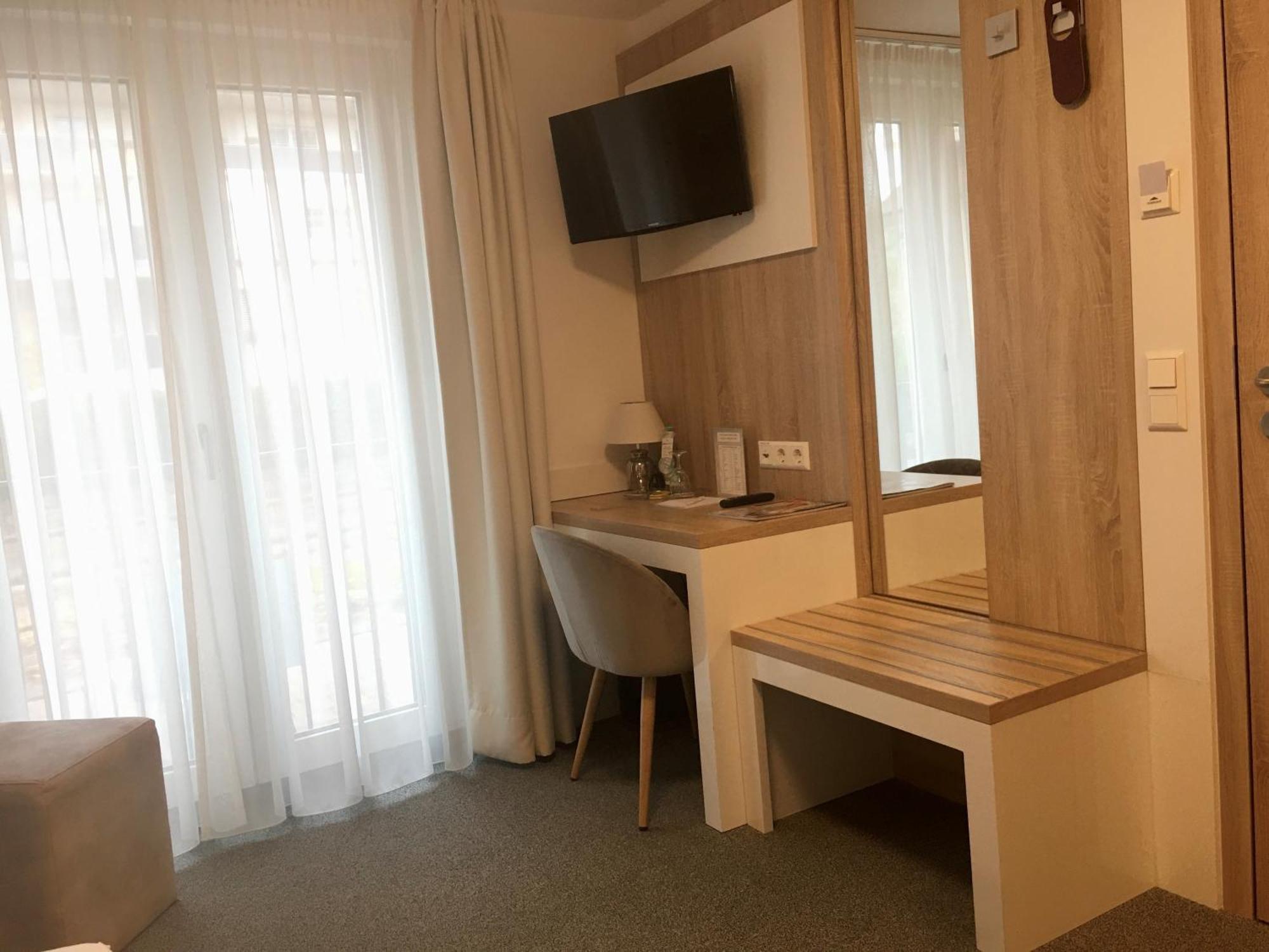 Hotel Und Pension Seereich 린다우 객실 사진